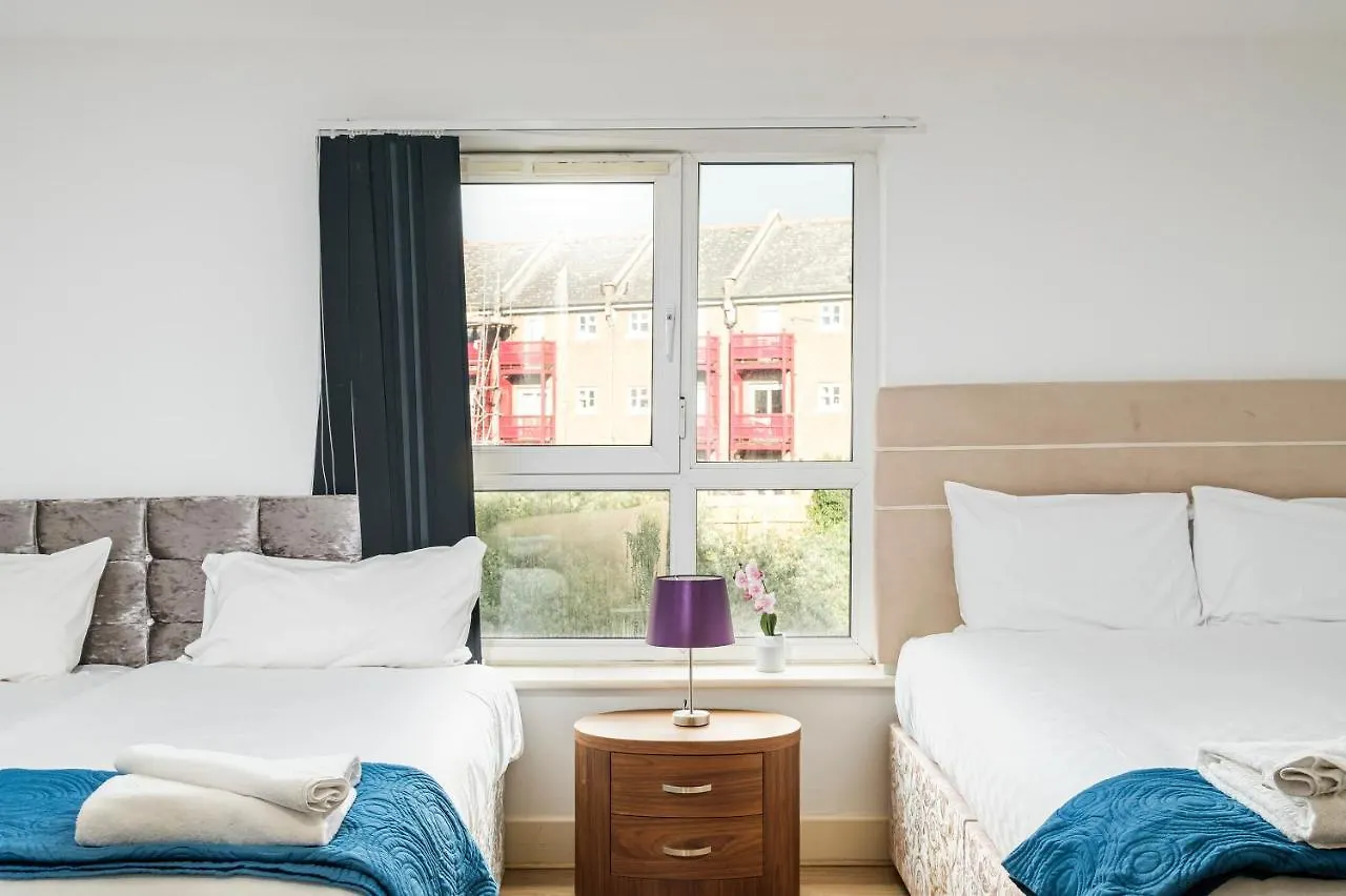 Canary Wharf/Docklands/Excel Spacious Apt E14 London 0*,