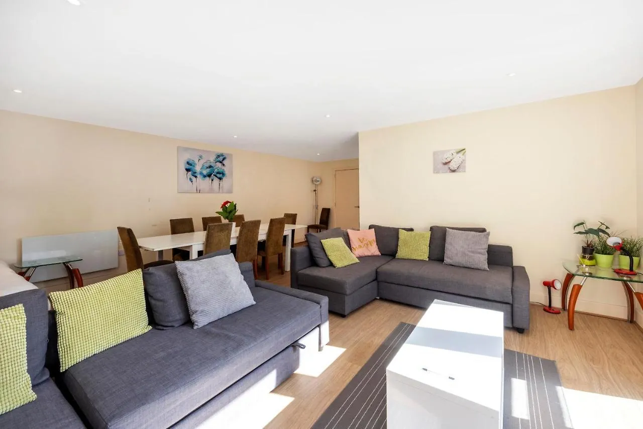 Canary Wharf/Docklands/Excel Spacious Apt E14 London 0*,